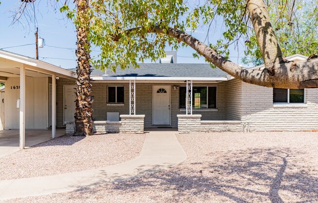 CUSTOM MODERN REMODELED TEMPE HOME MINUTES FROM ASU AND MILL AVENUE!