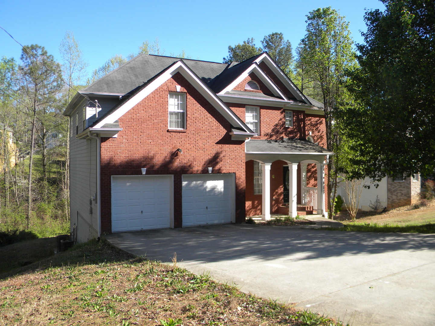 Home For The Holidays!!  Huge 4 Bedroom/3 Bath Home Available In Perfect Lithonia Location!!!