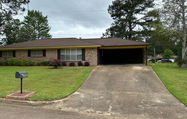 Move In Ready  4br/2ba Single Family Home