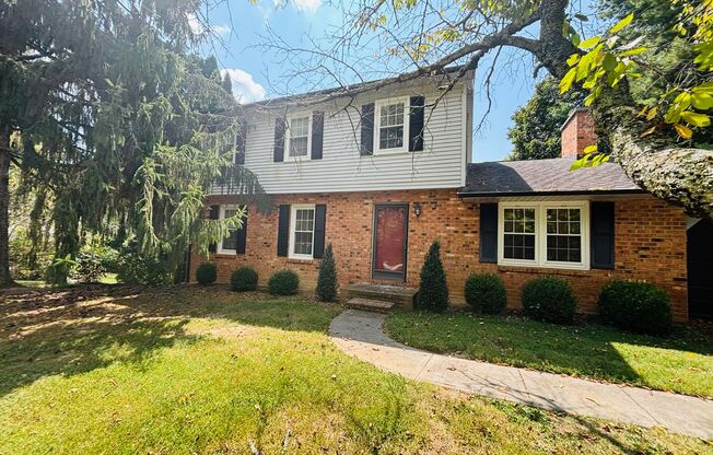 4 Bedroom 2.5 Bathroom House