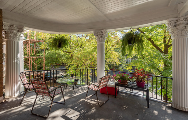 2 beds, 1 bath, 1,000 sqft, $1,799, Unit 218-1