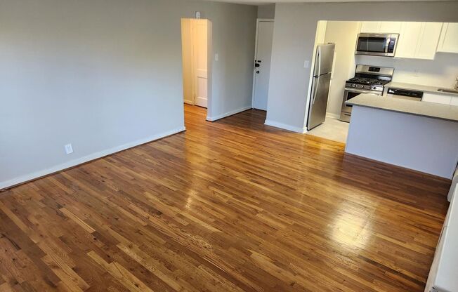 1 bed, 1 bath, 663 sqft, $2,100, Unit H-14