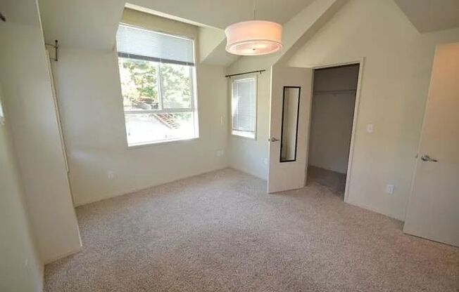 Two Bedroom, One and a Half Bath Townhome - Right Next to Fairmount Park