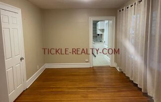 2 beds, 1 bath, $1,325, Unit Upper