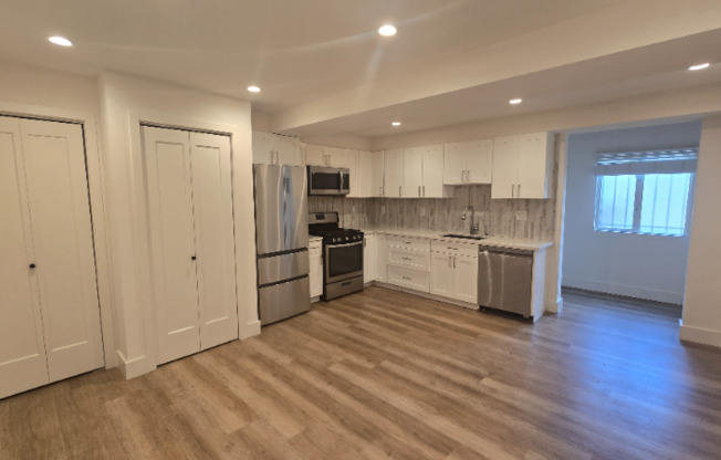 1649 1651 LA SALLE AVE