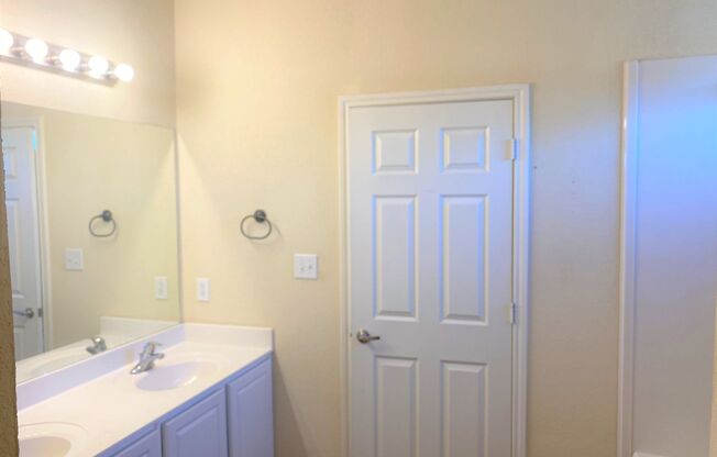 3 beds, 2 baths, $1,495