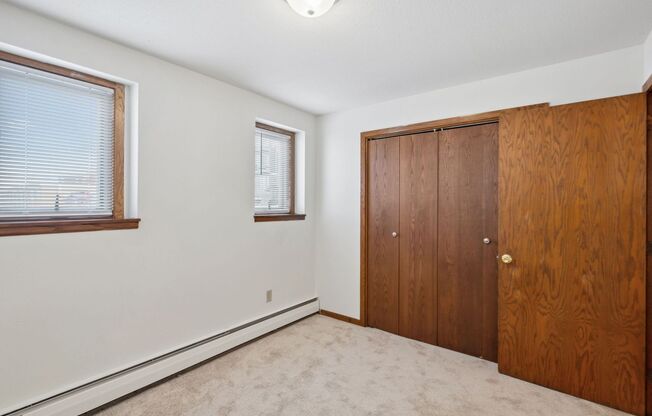 2 beds, 1 bath, 1,000 sqft, $1,350, Unit 2201-103