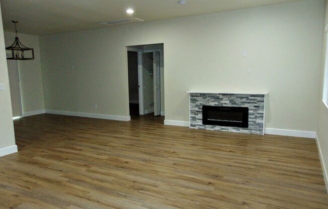 Private EV Charging in Beautiful 3 Bedroom, 2 Full Bath N. Seattle Home!!