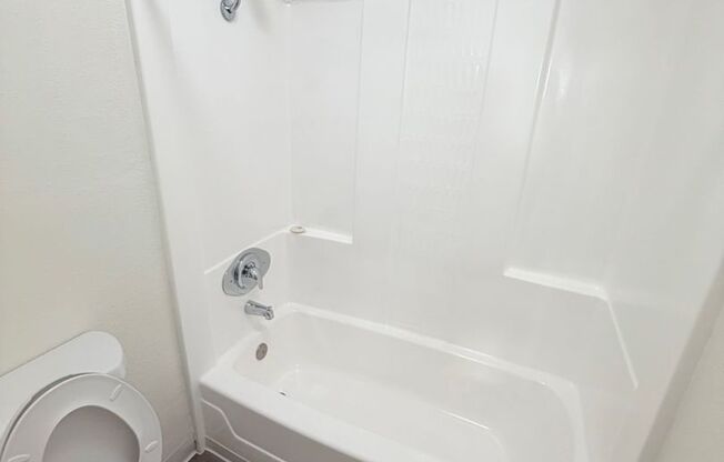 1 bed, 1 bath, 713 sqft, $1,995, Unit B027