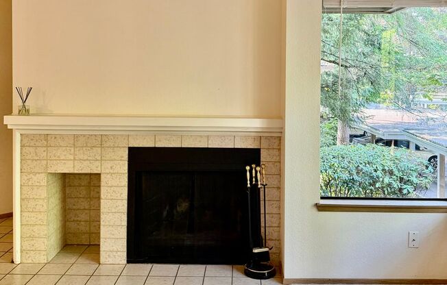 2 Bed / 2 Bath Downtown Bellevue condo $2,495/month