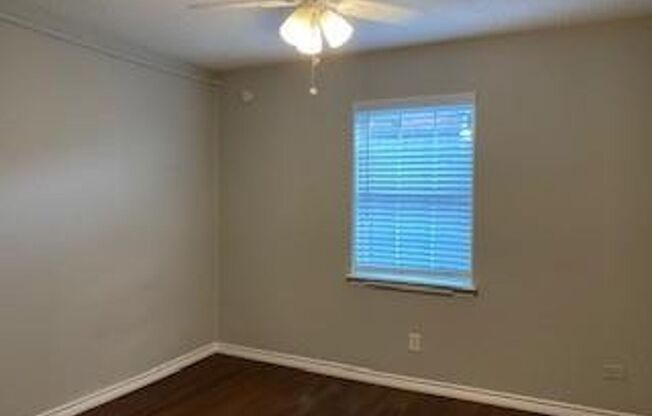 2 beds, 1 bath, 720 sqft, $1,050, Unit Unit 6