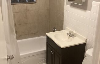 1 bed, 1 bath, $1,250, Unit 7427-2W