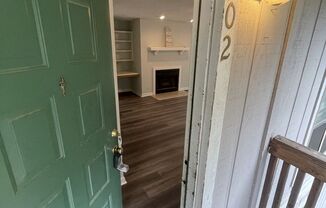 2br/2ba, fireplace, deck