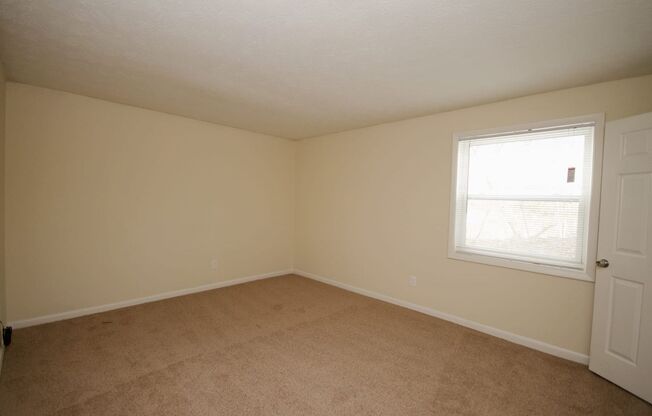 2 beds, 1 bath, 972 sqft, $1,450, Unit B10