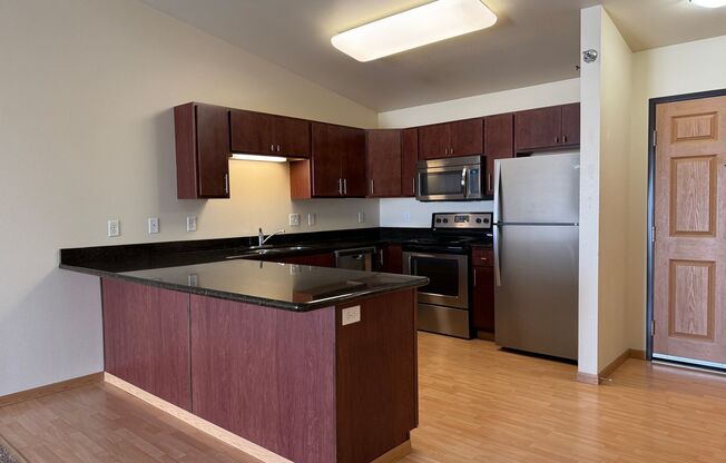 1 bed, 1 bath, 718 sqft, $985, Unit 605-307