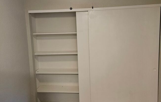 Beautiful 3 Bedroom 2 Bathroom Unit