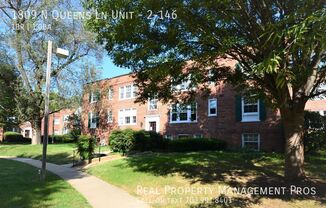 1809 N QUEENS LN