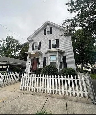 36 LAWRENCE ST