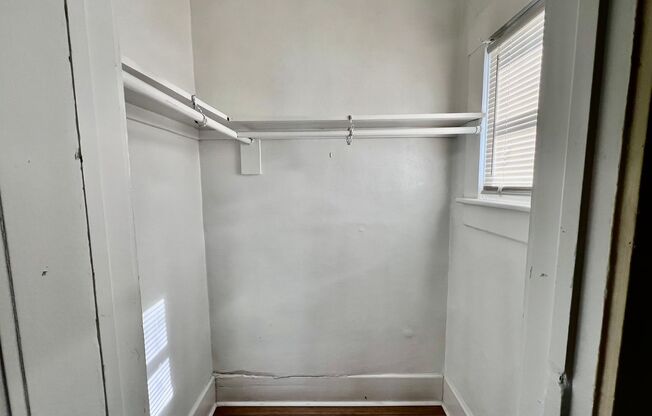 3 beds, 1 bath, $1,500, Unit UNIT # 2