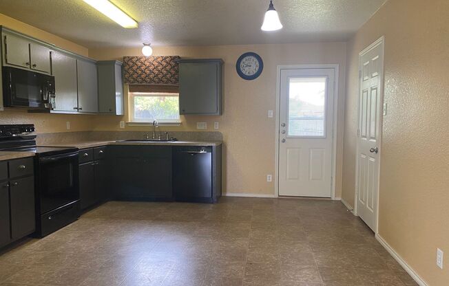 3 beds, 2 baths, $1,575