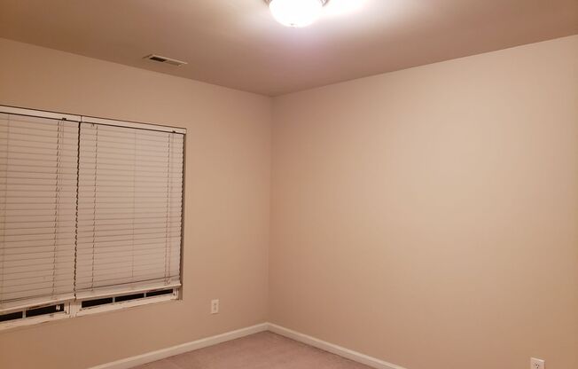 3 bedroom 2.5 Bath For rent
