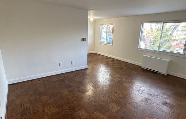 1 bed, 1 bath, 700 sqft, $1,700, Unit 500-22