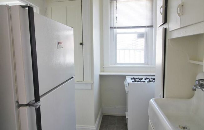 1 bed, 1 bath, 2 sqft, $950, Unit #504