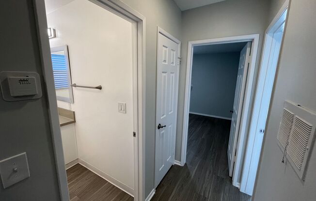 2 beds, 1 bath, 637 sqft, $2,798, Unit 215