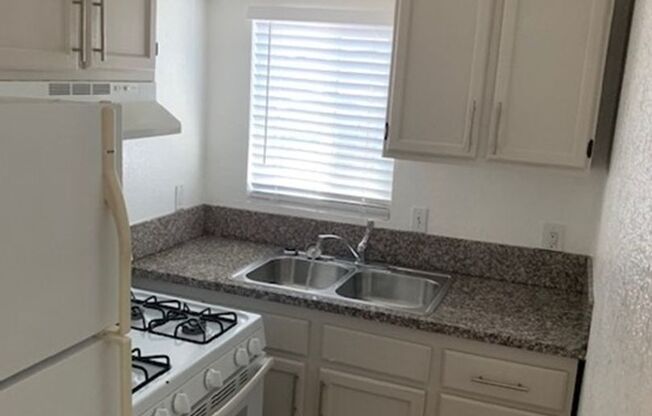 1 bed, 1 bath, $2,350