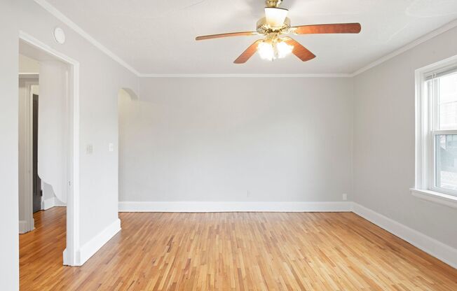 Studio, 1 bath, 300 sqft, $825, Unit 723102