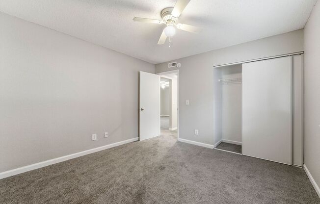 2 beds, 1 bath, 820 sqft, $1,260, Unit 3507-01
