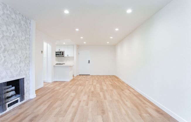 1 bed, 1 bath, 690 sqft, $2,995, Unit 116