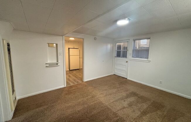 2 beds, 1 bath, $1,100, Unit PM-254-2 Unit B