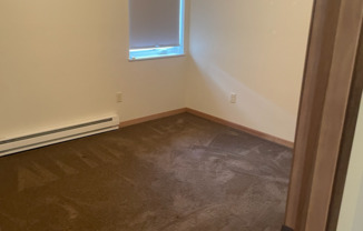 2 beds, 1 bath, $1,050, Unit 2A