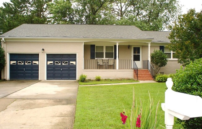 3 beds, 2.5 baths, $2,600