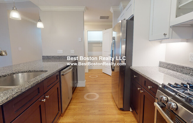 286 MAIN ST