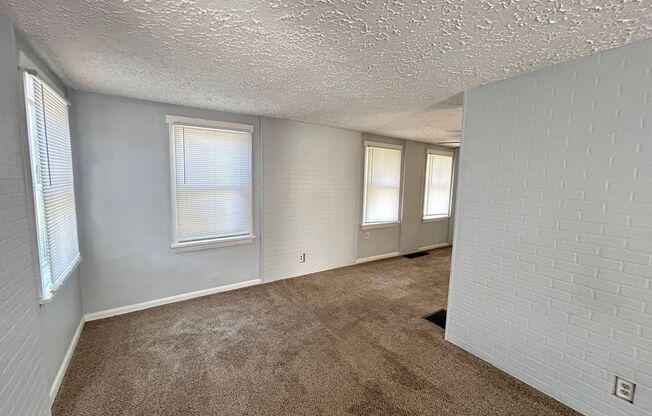 3 beds, 1 bath, $1,200