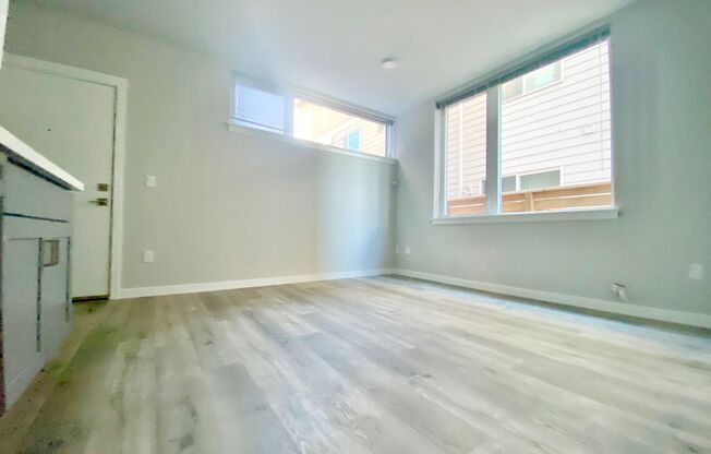 1 bed, 1 bath, 350 sqft, $1,750, Unit 102