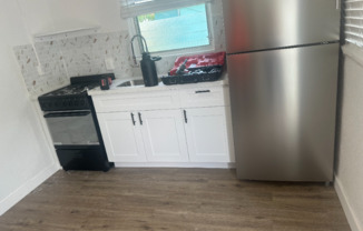 1845 N TAMIAMI TRL