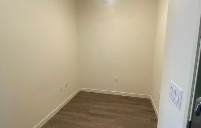 Studio, 1 bath, 436 sqft, $2,595, Unit Unit 303