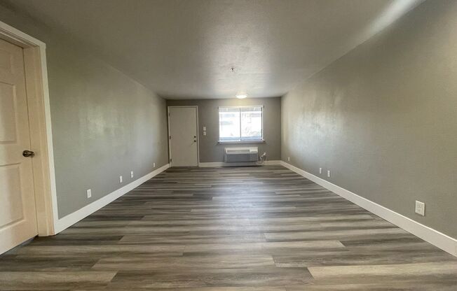 1 bed, 1 bath, 600 sqft, $1,100, Unit Azul Apartments- #257