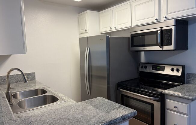 1 bed, 1 bath, 753 sqft, $2,490, Unit J10