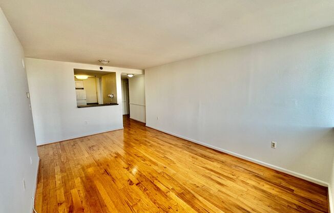Fantastic 1 Bedroom with Additional Sleeping area/Office/Den! Conveniently located near Dupont, Logan, Thomas Circles!