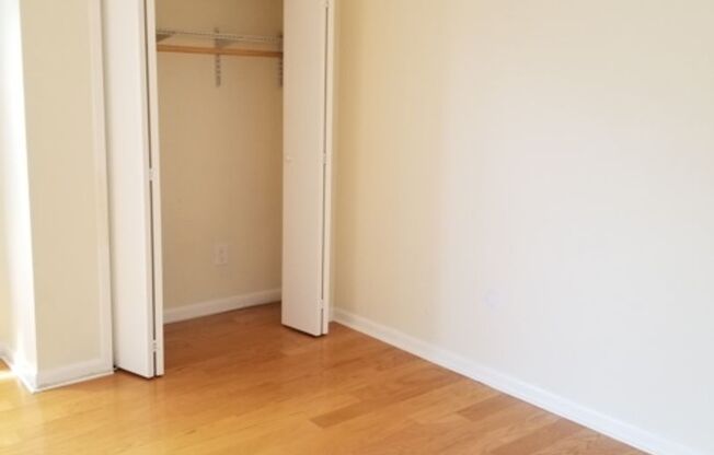 Coolidge Corner, Prime location!  West facing bright condo Available Now! Walk to Longwood!