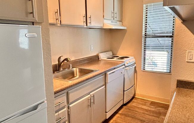 1 bed, 1 bath, $1,325, Unit 56