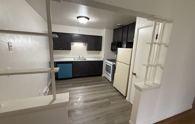 1321 - 98th St