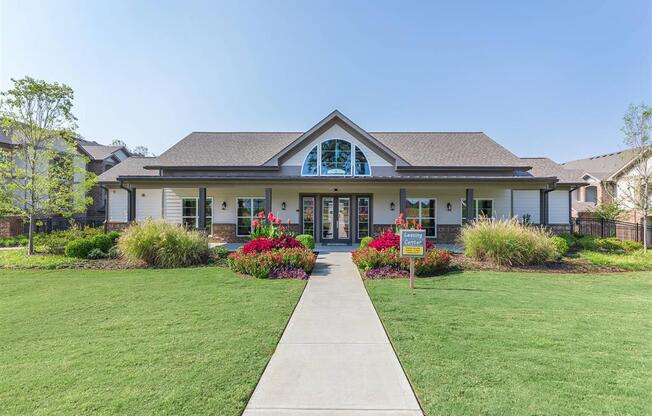 One White Oak Green Space Walking Trails in Georgia Apartment Rentals for Rent