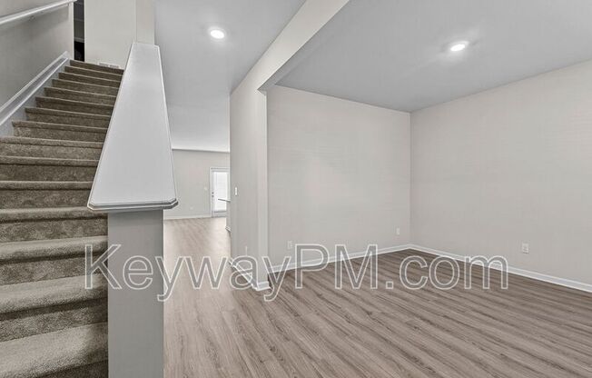 3193 WHITE GATE LOOP