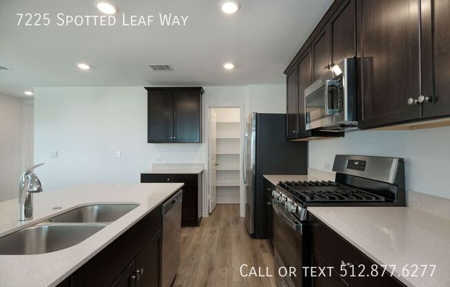 7225 SPOTTED LEAF WAY