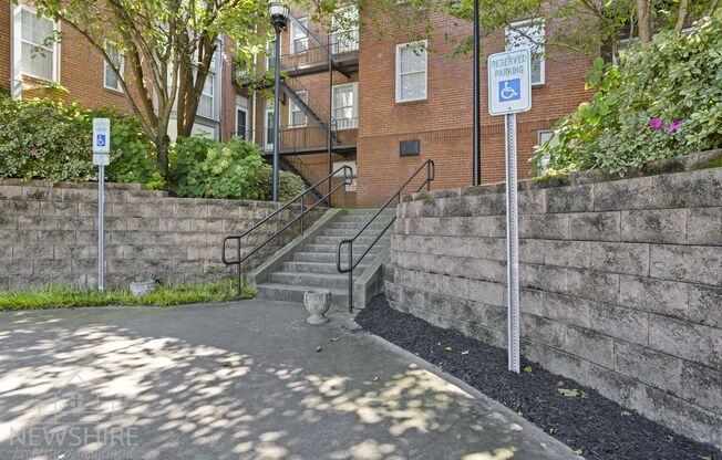 1 bed, 1 bath, 600 sqft, $895, Unit 305- Income Restricted 80% AMI